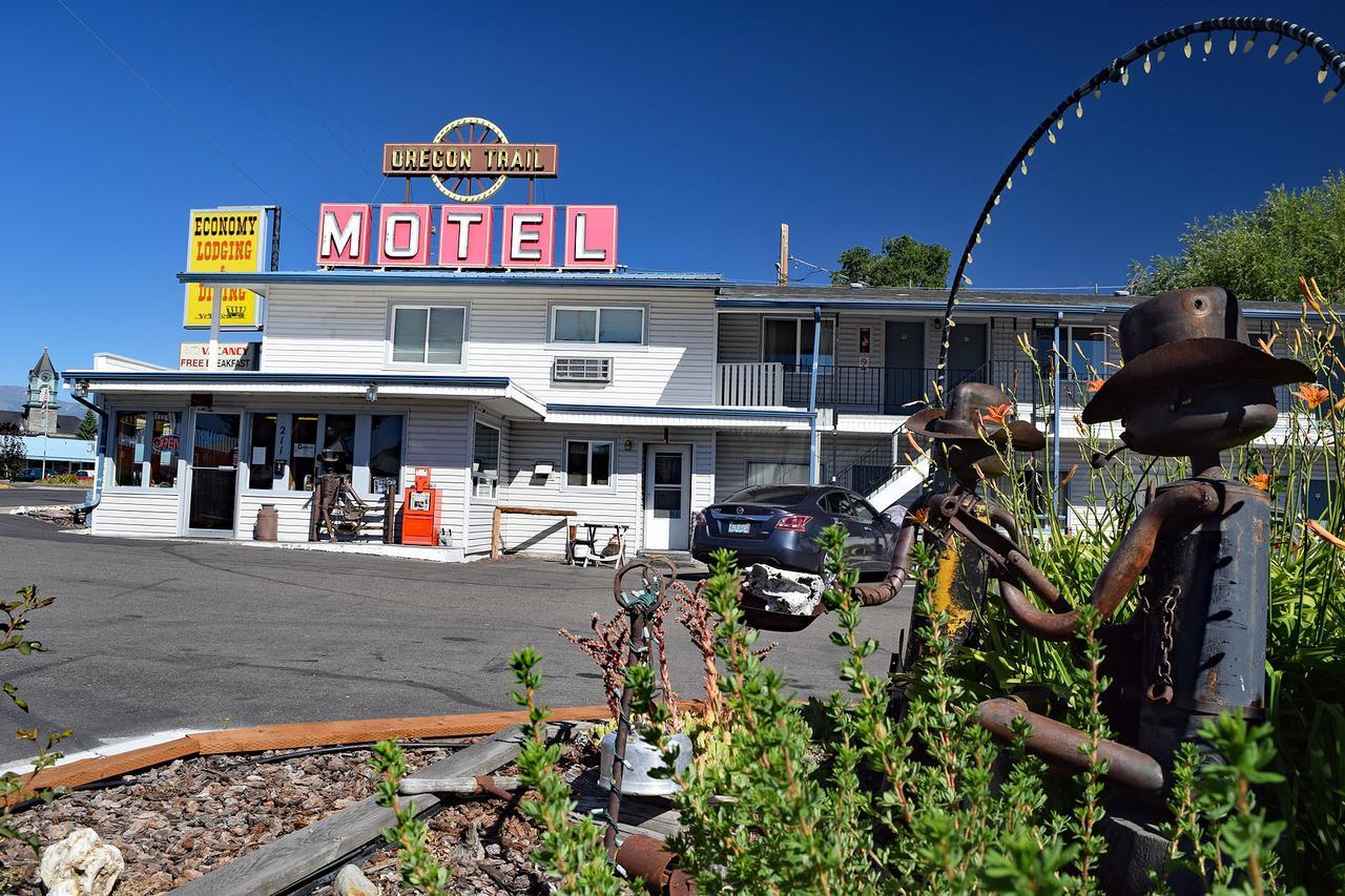 Oregon Trail Motel And Restaurant Baker City Exteriör bild
